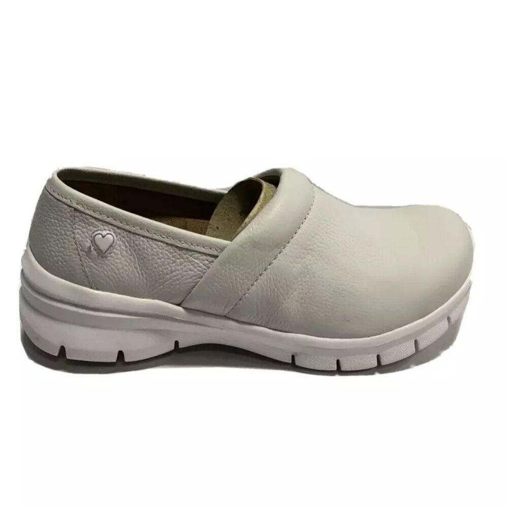 Nurse Mates Libby Women's White Slip-On Clogs, Size 9.5 Wide